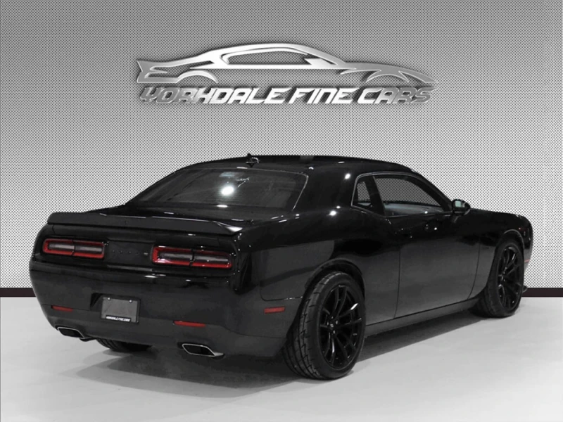Dodge Challenger * R/T / Manual Transmission / Back Up Camera / Blu, снимка 4 - Автомобили и джипове - 52848497