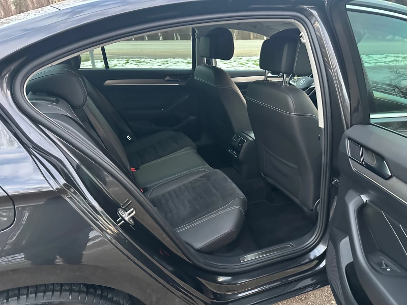 VW Passat 2.0TDI* 150kc* DSG* FaceLift* Led, снимка 13 - Автомобили и джипове - 52957306