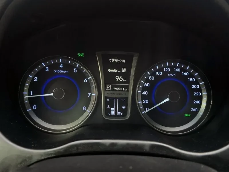 Hyundai Grandeur Hg300 Premium, снимка 8 - Автомобили и джипове - 53777988