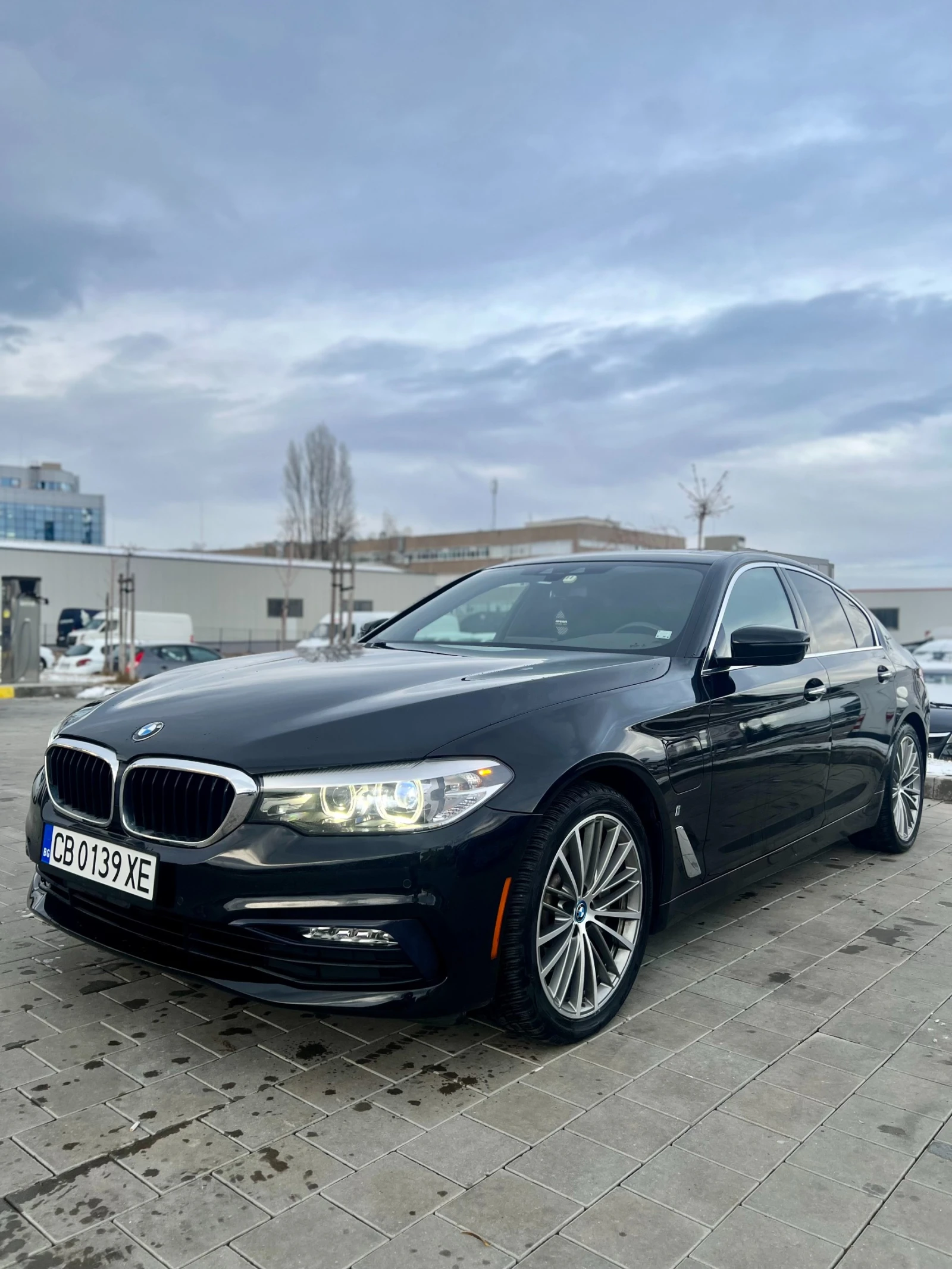 BMW 530E xDrive Plug-in Hybrid - изображение 5