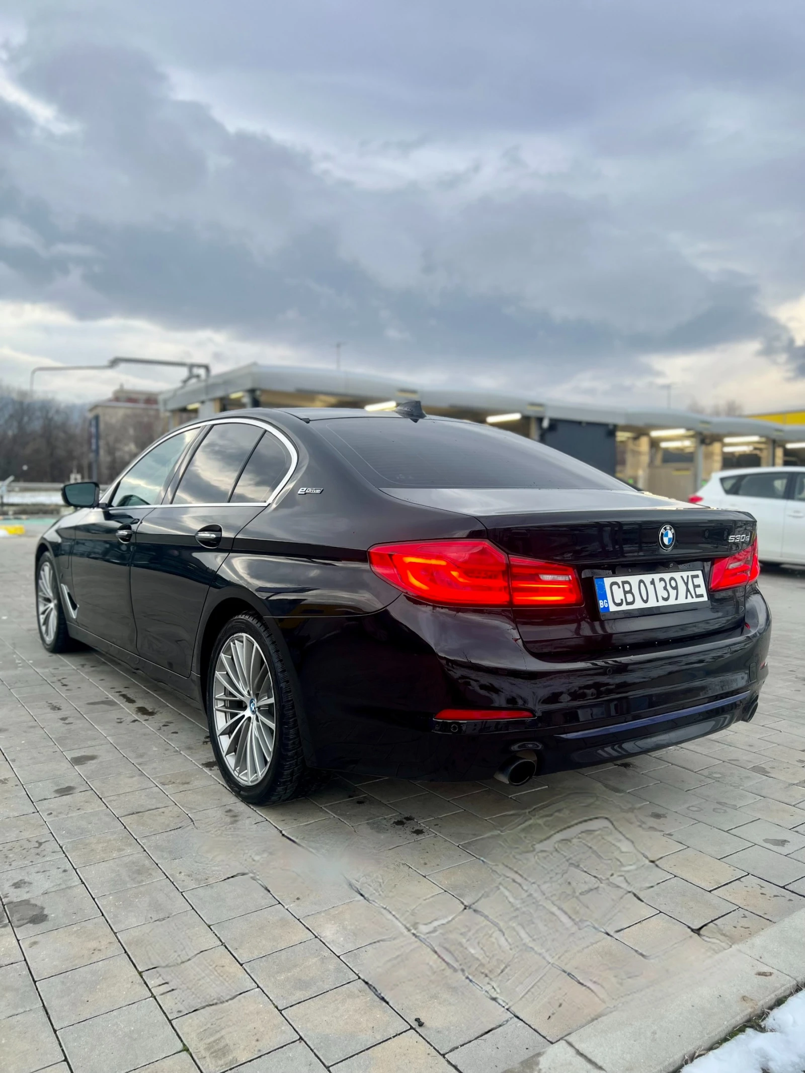 BMW 530E xDrive Plug-in Hybrid - изображение 7
