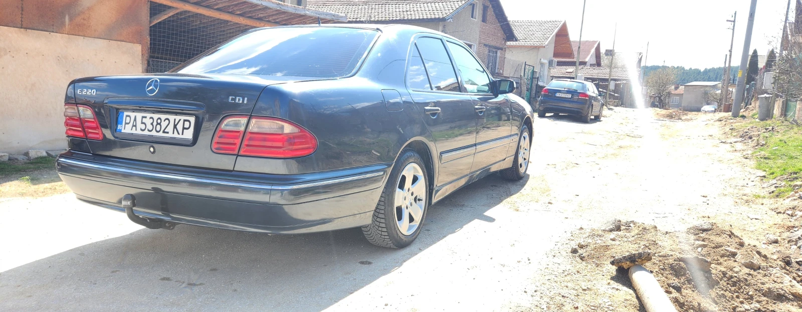 Mercedes-Benz E 220  - изображение 5