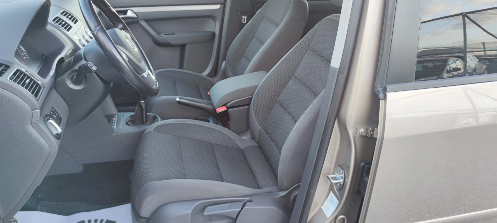 VW Touran 1.6TDI  - изображение 8