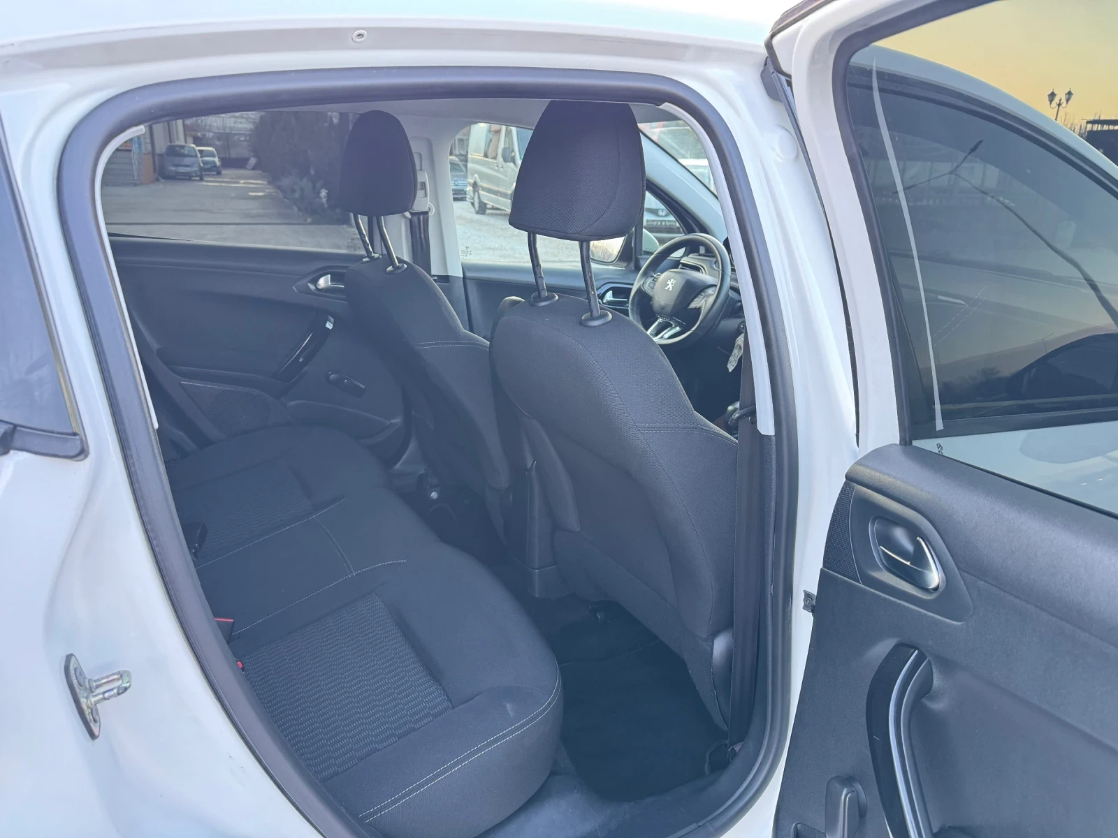 Peugeot 208 1.6 Hdi  | Mobile.bg � ����������� 5