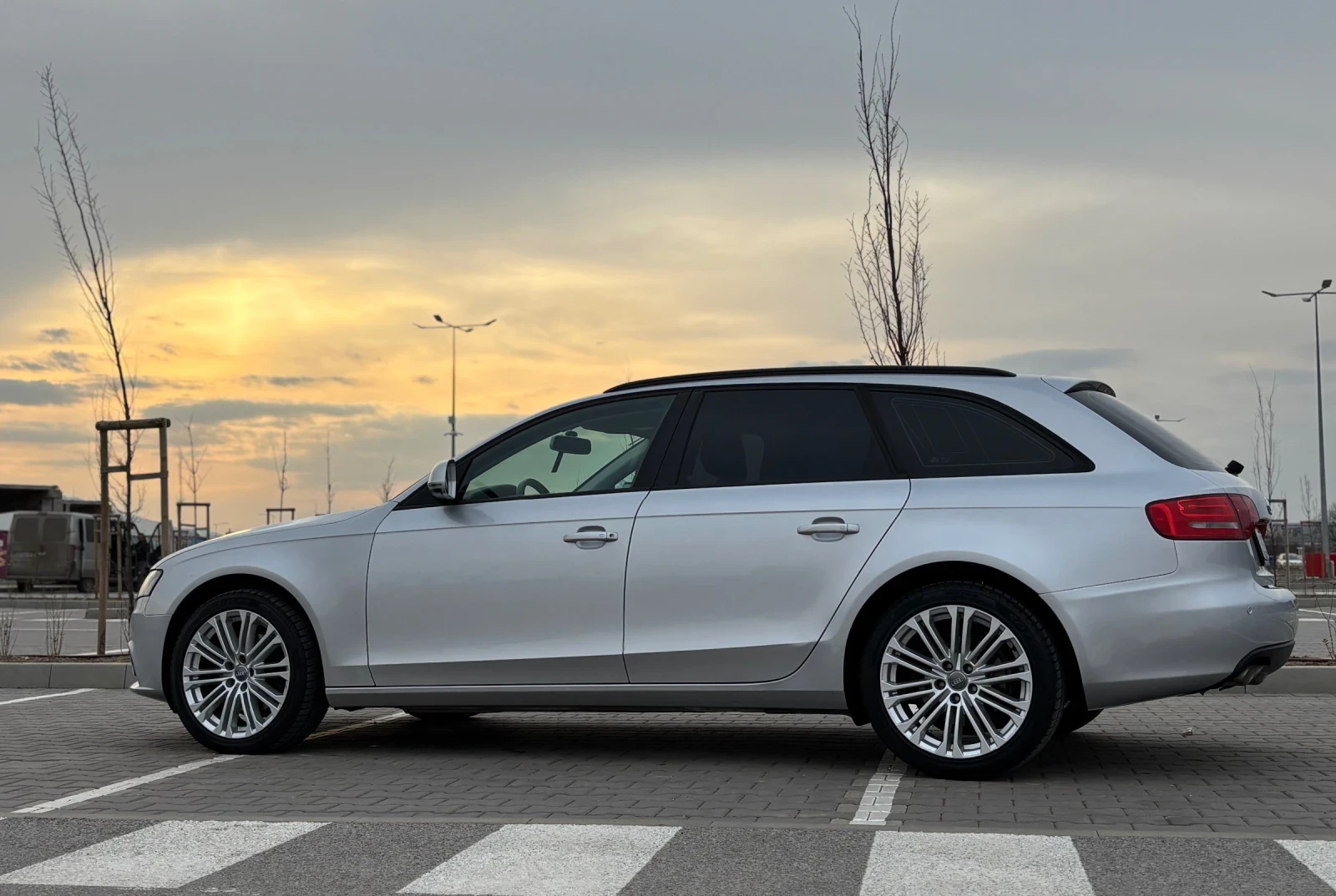 Audi A4 Avant// 2.0 TDI, снимка 8 - Автомобили и джипове - 53713600