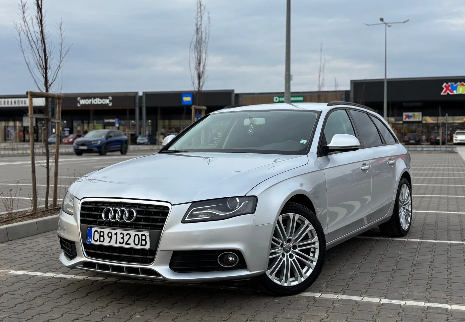 Audi A4 Avant// 2.0 TDI, снимка 17 - Автомобили и джипове - 53713600