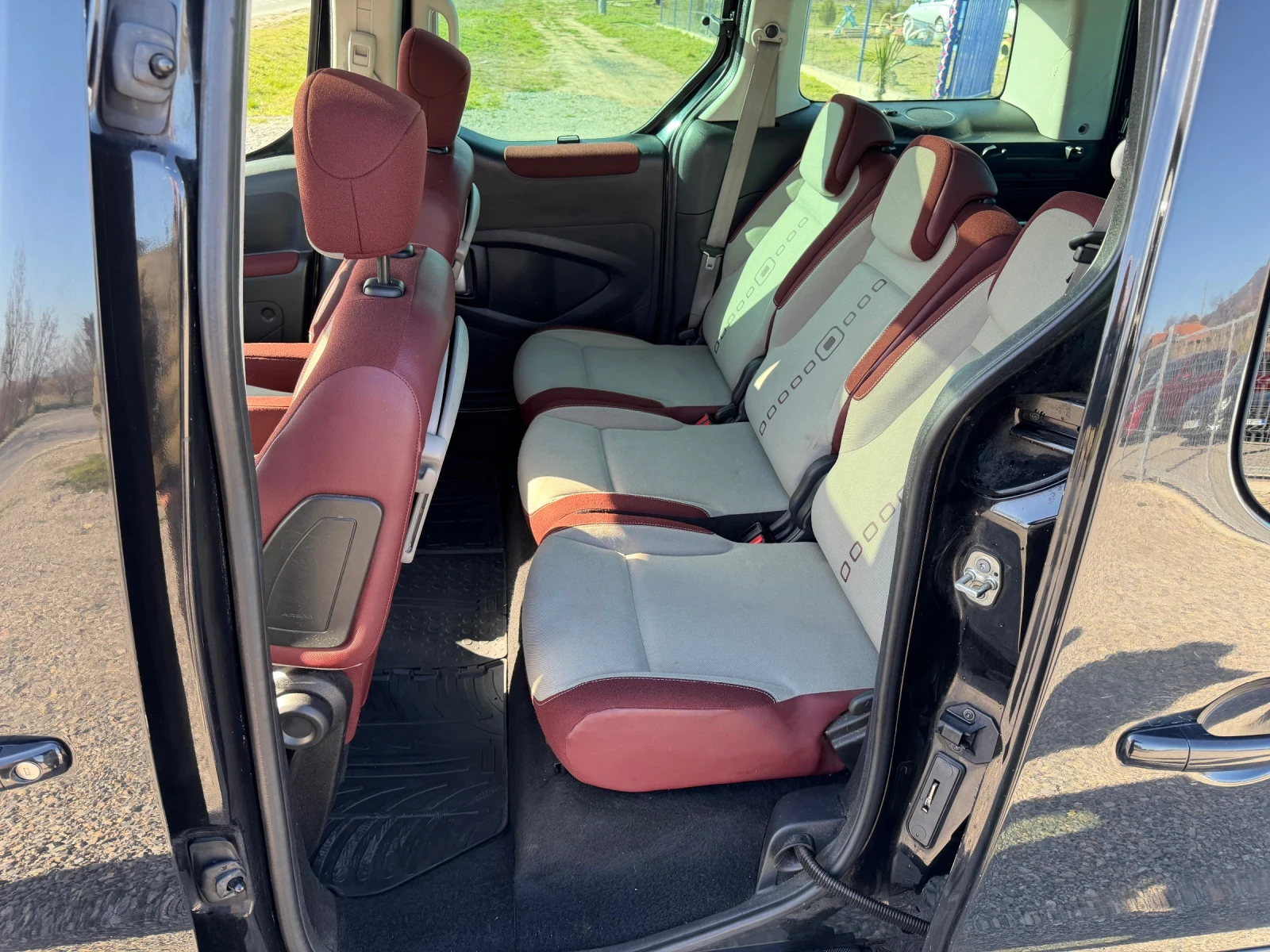 Citroen Berlingo 1.6/НАПЪЛНО ОБСЛУЖЕНА, снимка 12 - Автомобили и джипове - 53840235