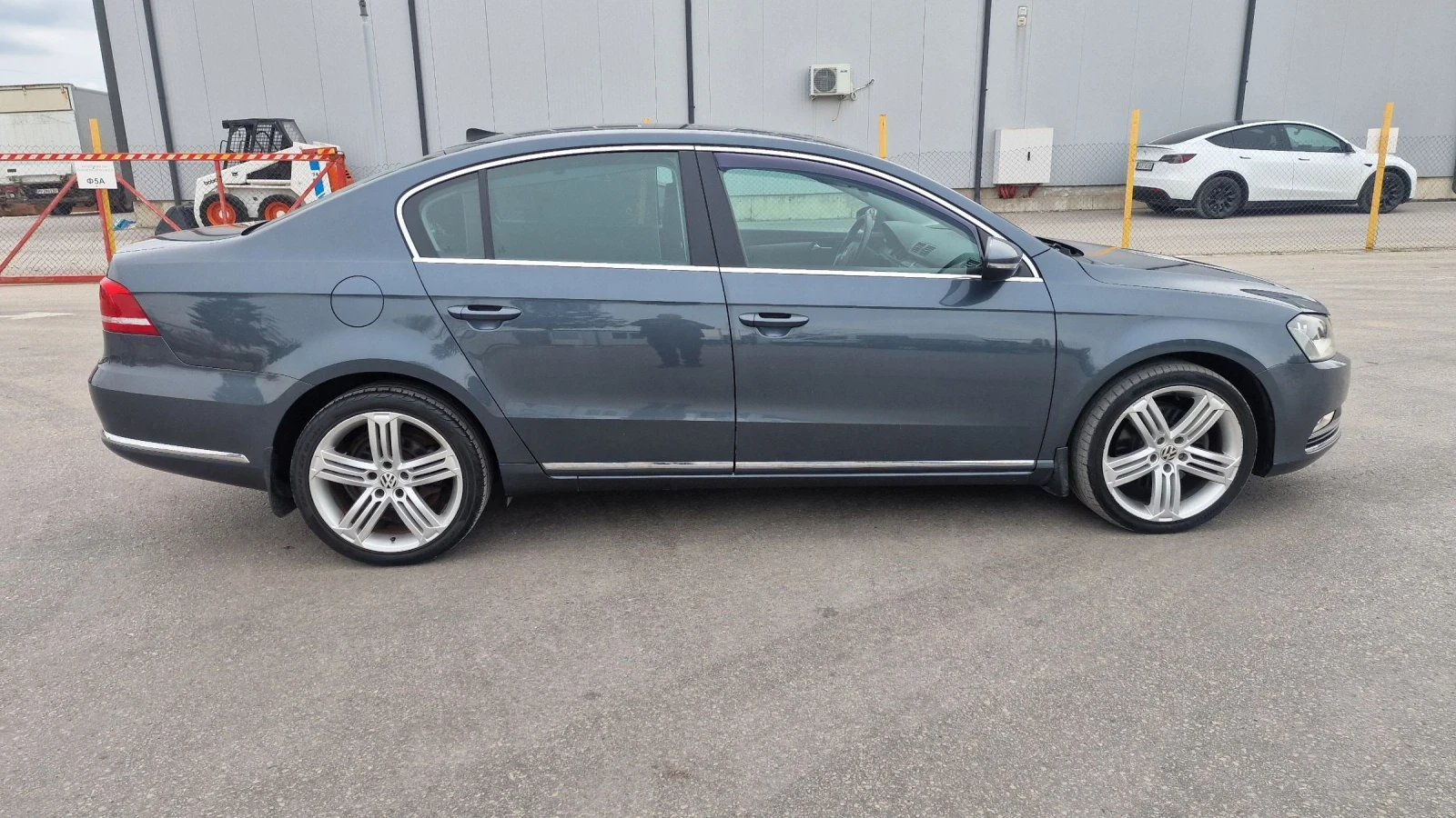 VW Passat 1.6TDI, снимка 4 - Автомобили и джипове - 54263202