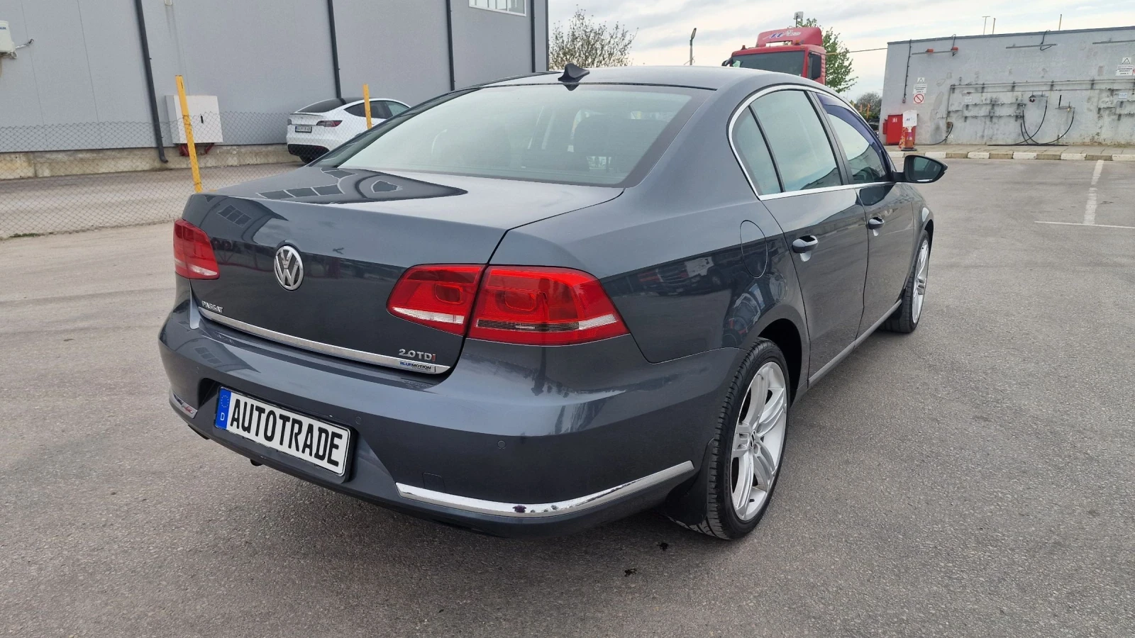 VW Passat 1.6TDI, снимка 5 - Автомобили и джипове - 54263202