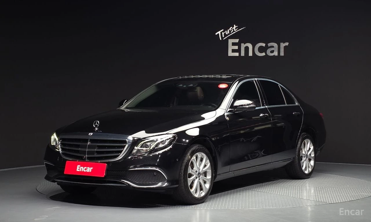 Mercedes-Benz E 300 4MATIC* EXCLUSIVE* BURMESTER* ОБДУХВАНЕ* ДИСТРОНИК