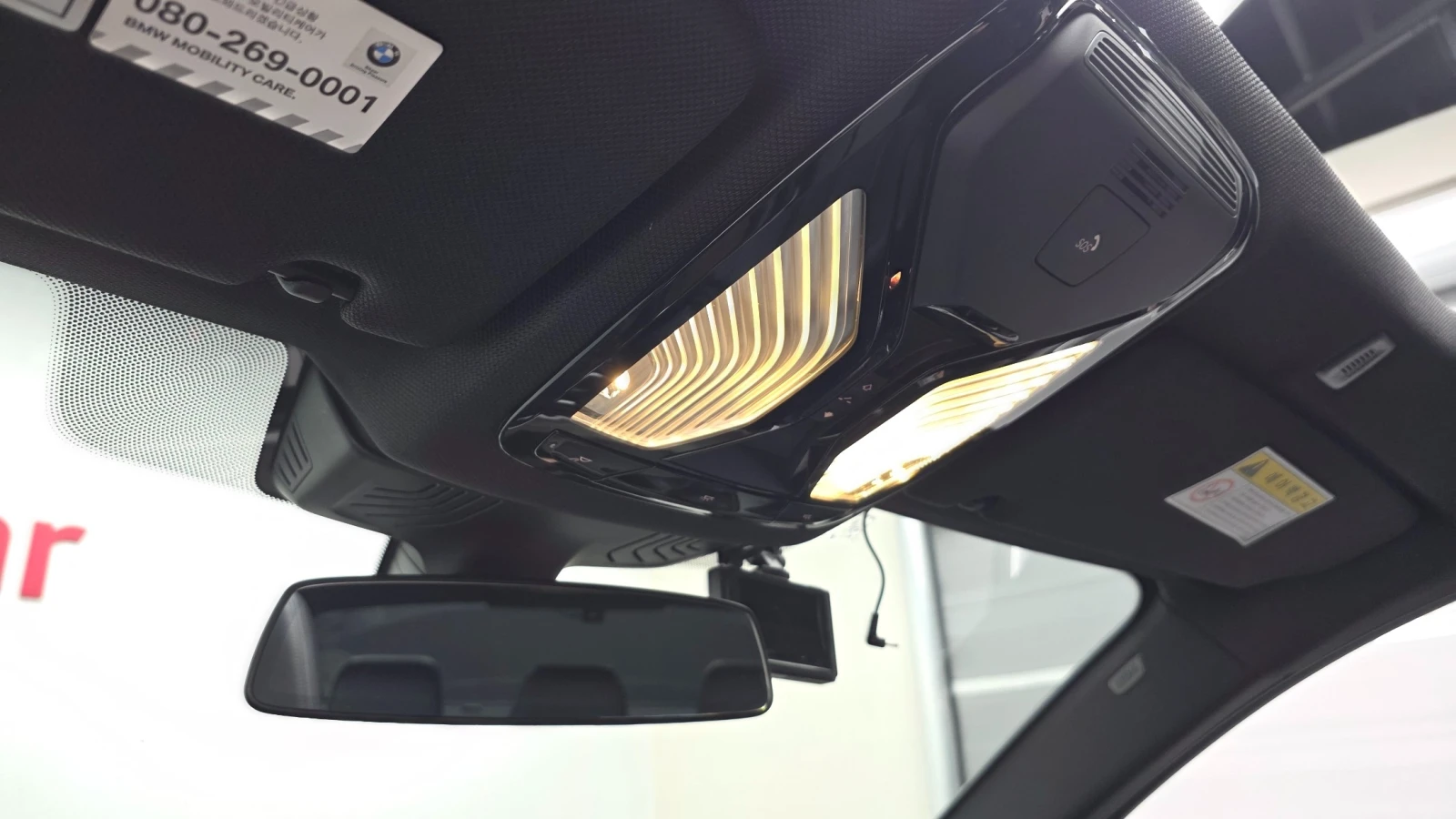 BMW 530 Xdrive* B48* HeadUp* Navi* Pano* Keyless, снимка 15 - Автомобили и джипове - 55282565