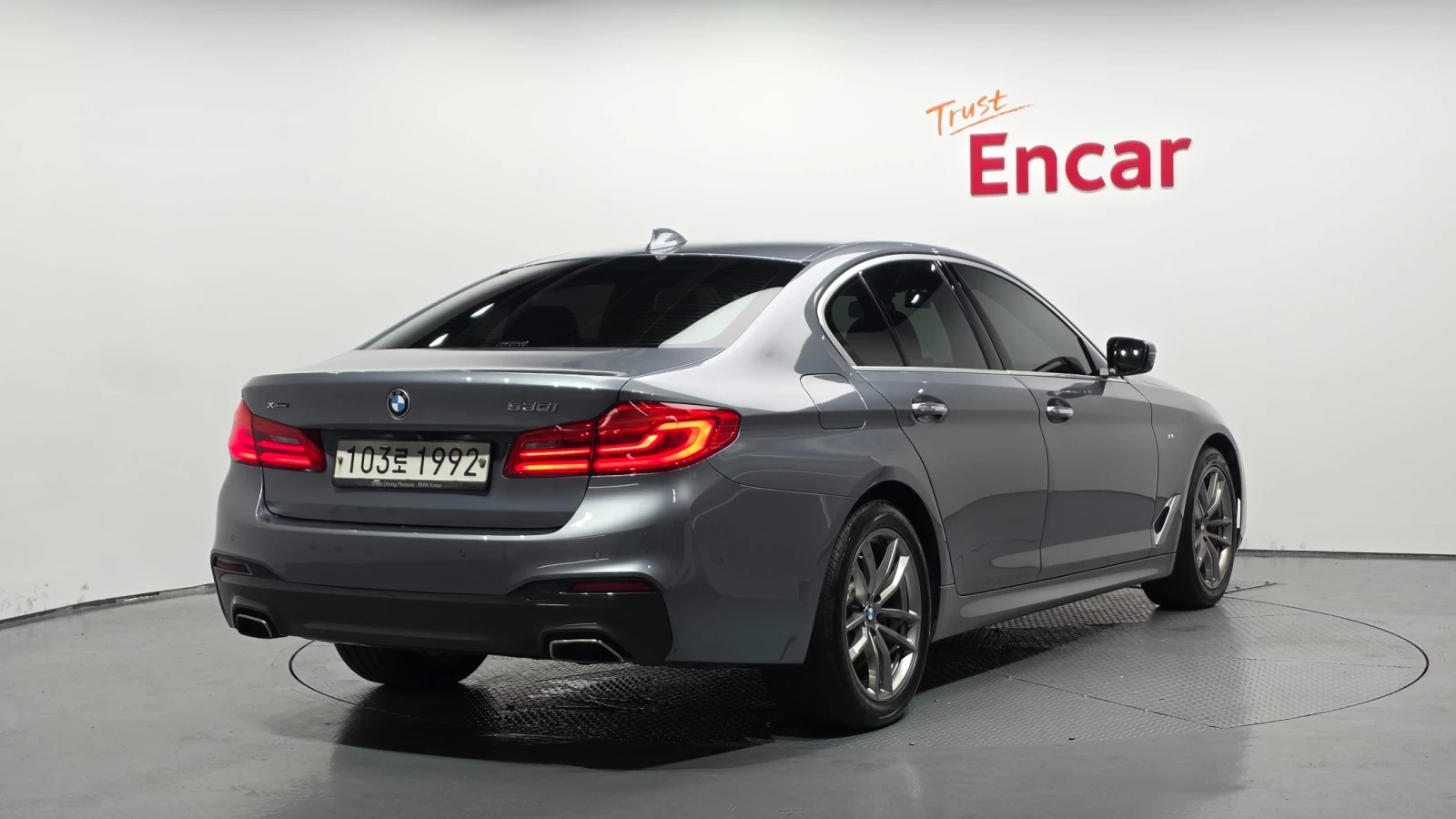 BMW 530 Xdrive* B48* HeadUp* Navi* Pano* Keyless, снимка 3 - Автомобили и джипове - 55282565