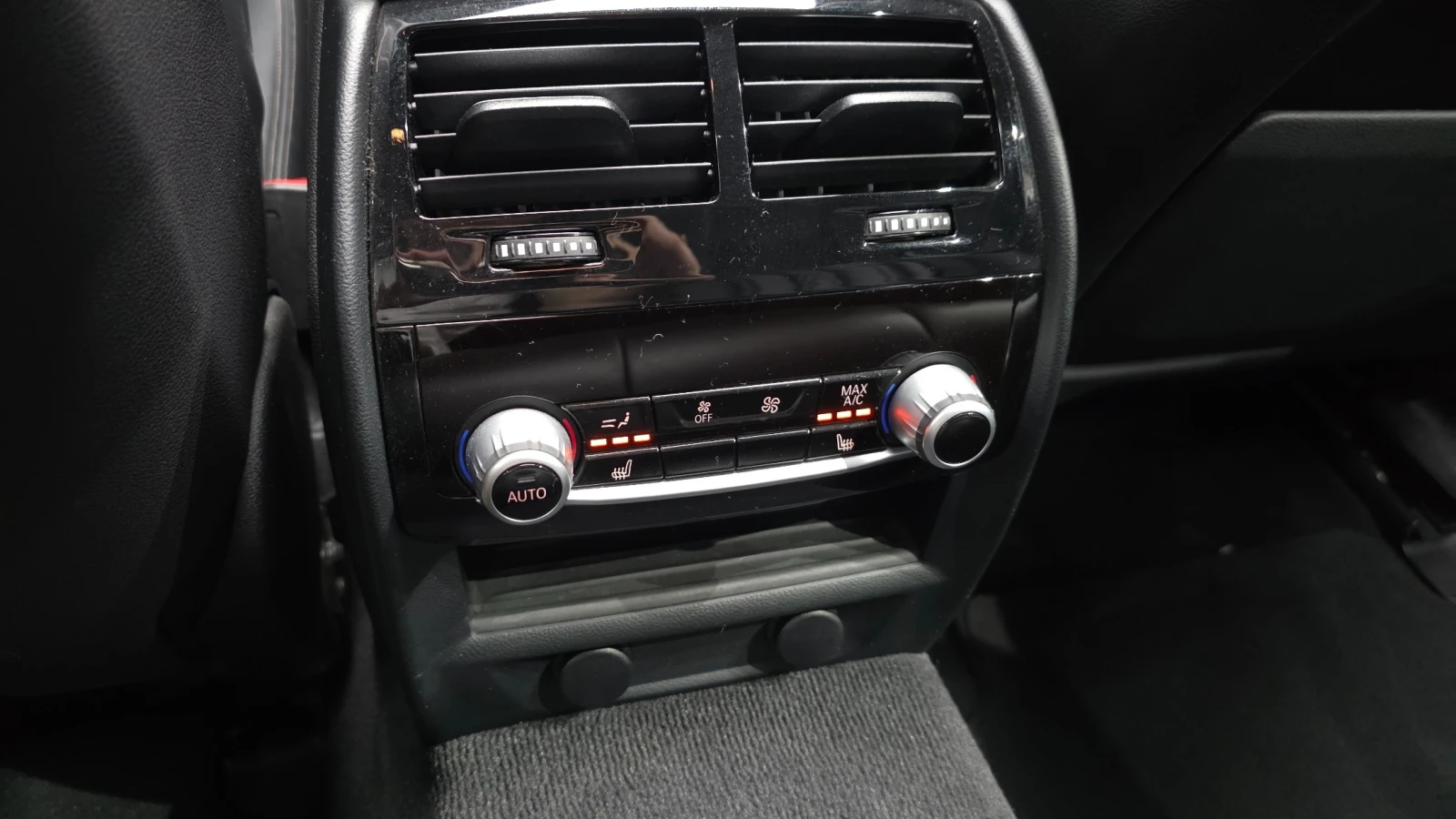 BMW 530 Xdrive* B48* HeadUp* Navi* Pano* Keyless, снимка 16 - Автомобили и джипове - 55282565