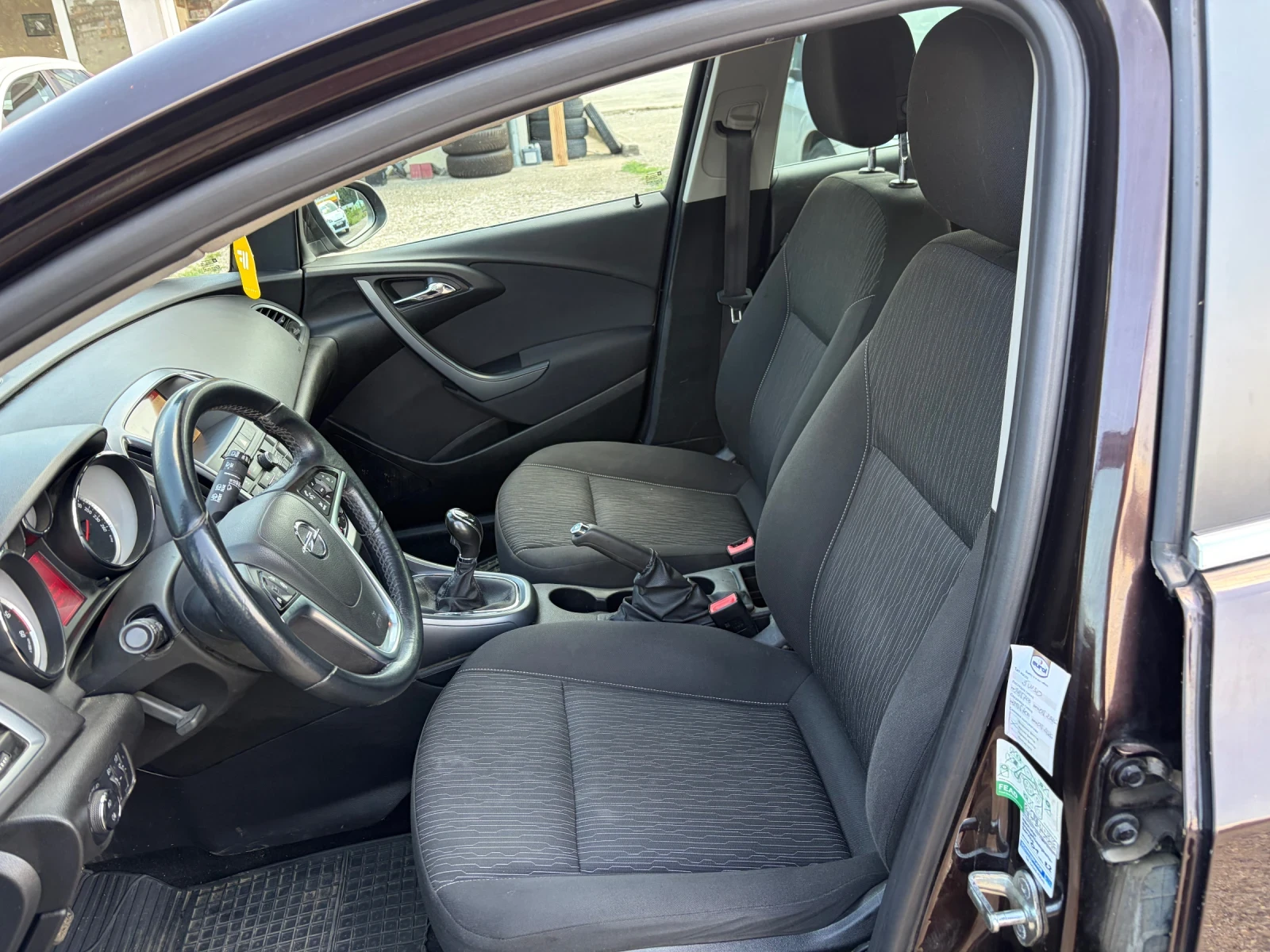 Opel Astra 1.6d 110hp, снимка 9 - Автомобили и джипове - 55324193