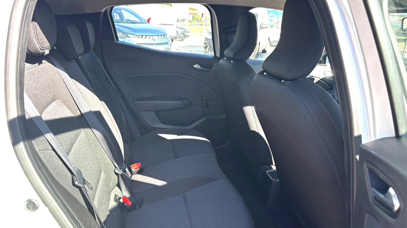 Renault Clio 1.0Tce/100к.с, снимка 9 - Автомобили и джипове - 55595488