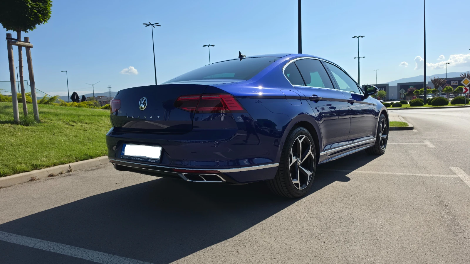 VW Passat TSI - R-Line, снимка 2 - Автомобили и джипове - 55904437