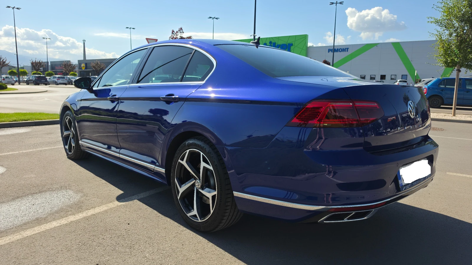 VW Passat TSI - R-Line, снимка 4 - Автомобили и джипове - 55904437