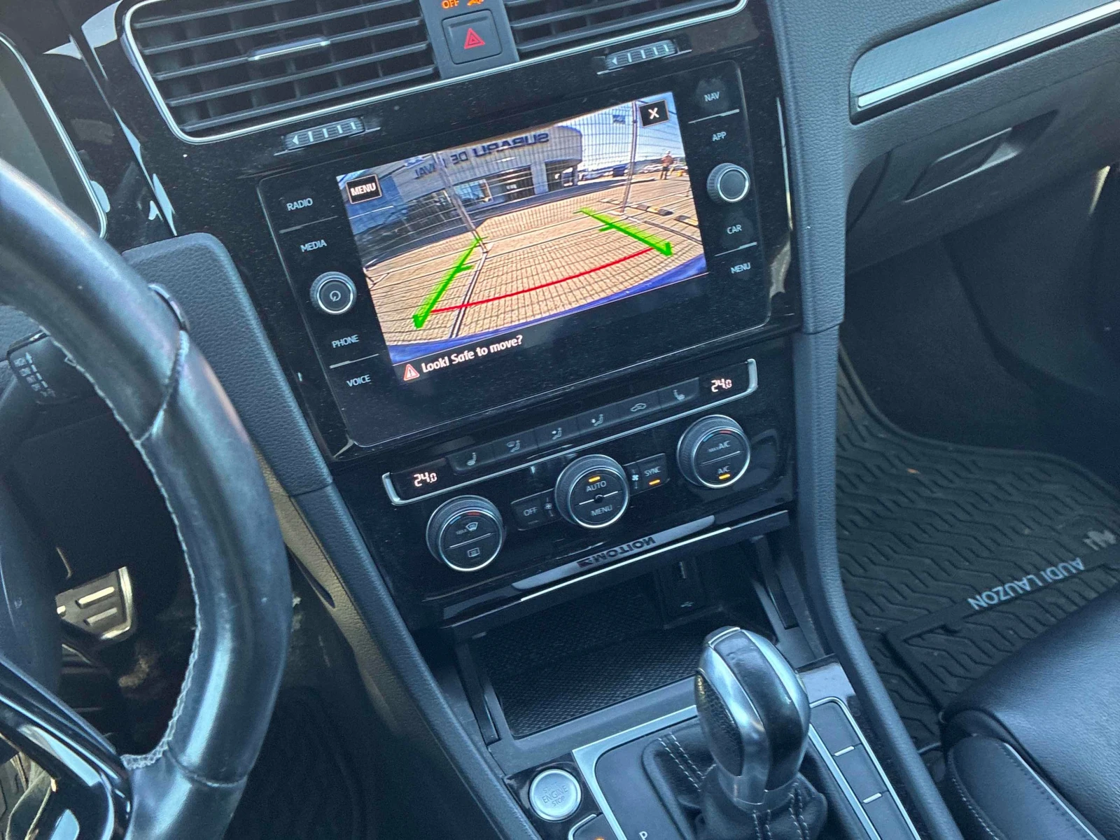 VW Golf R DSG / КОЖА / 2 ЧИФТА ГУМИ / АВТОКРЕДИТ, снимка 9 - Автомобили и джипове - 55912634