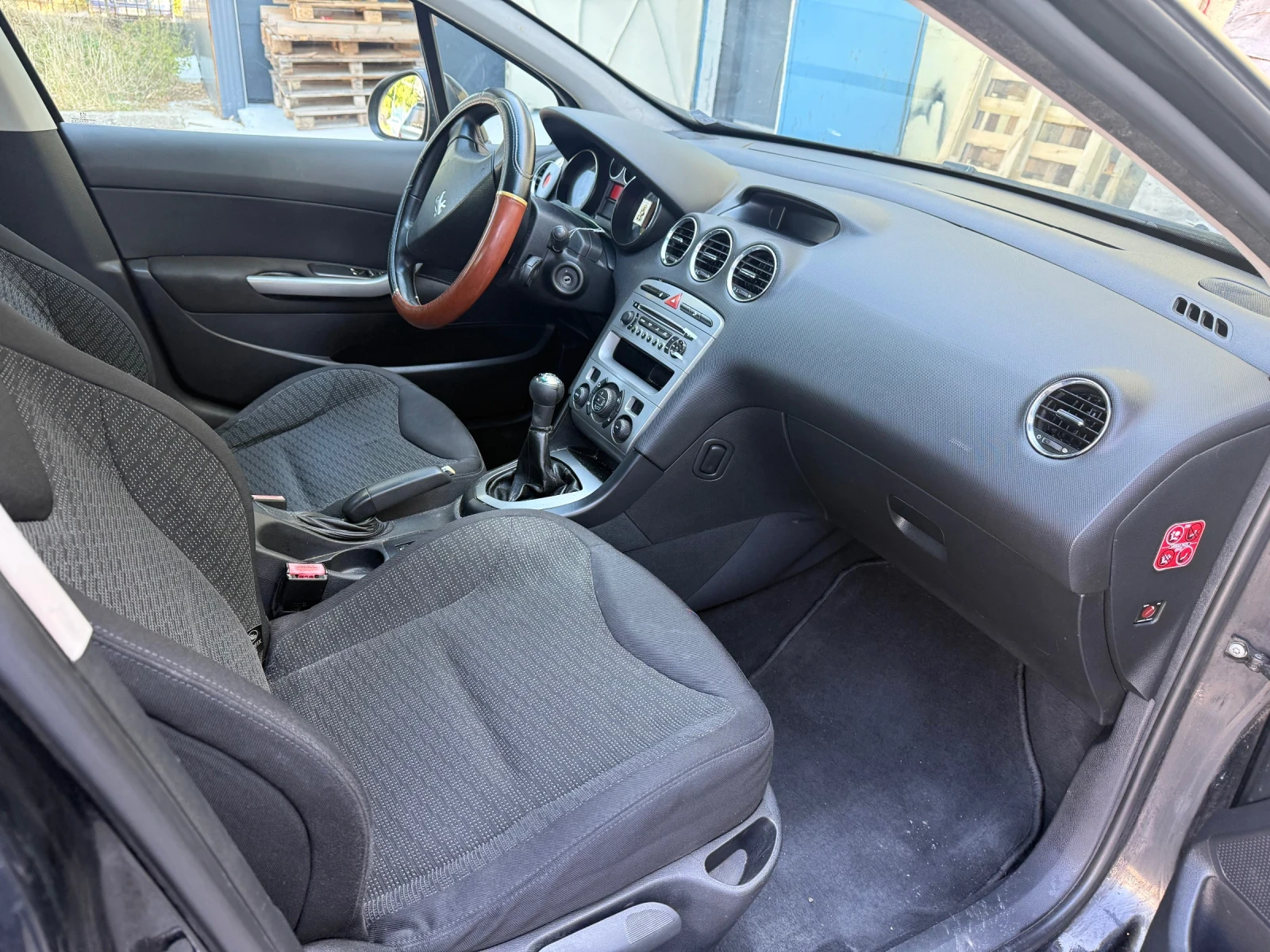 Peugeot 308 SW, снимка 9 - Автомобили и джипове - 56103638