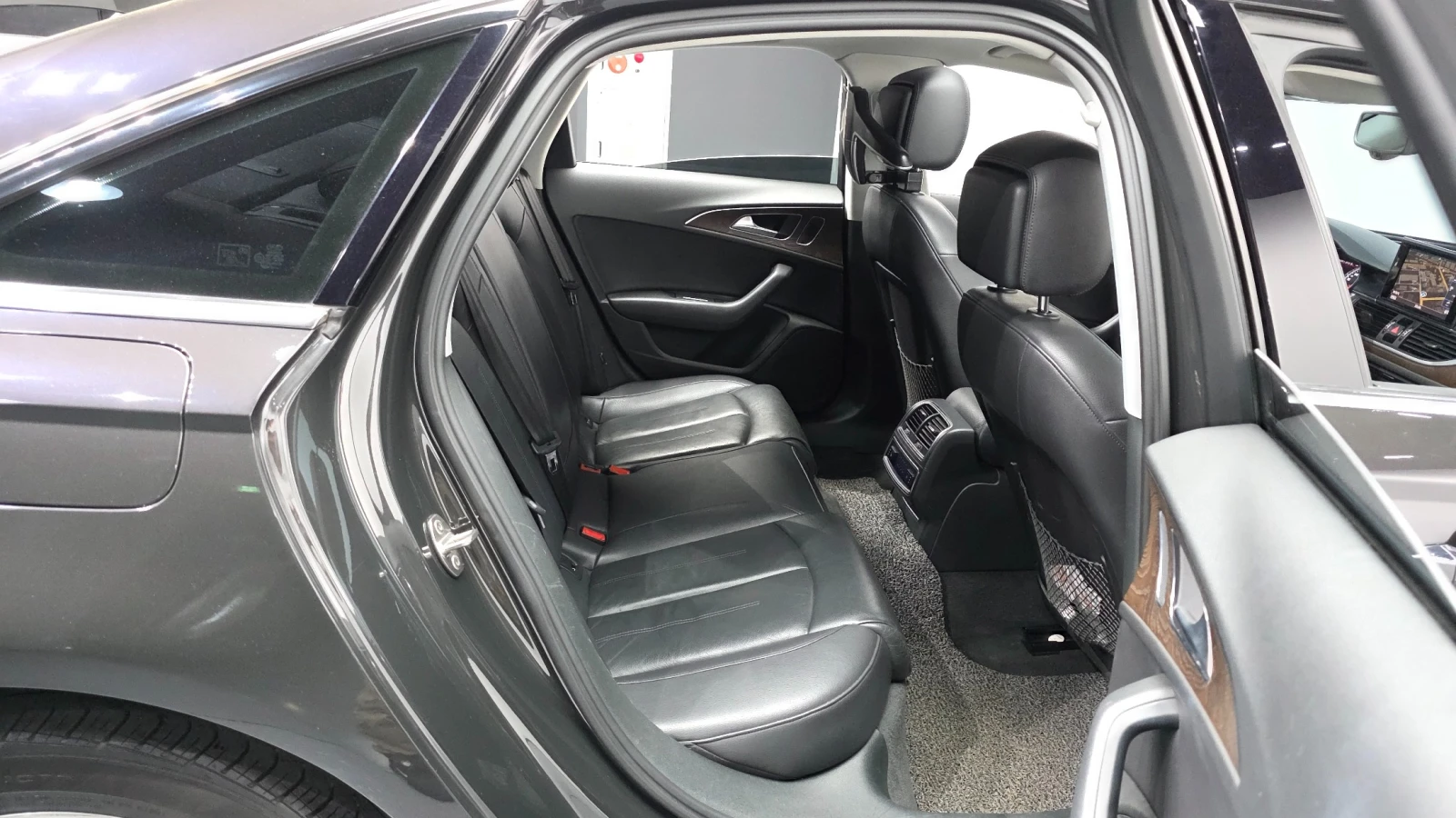 Audi A6 35 TDI, снимка 10 - Автомобили и джипове - 56338631