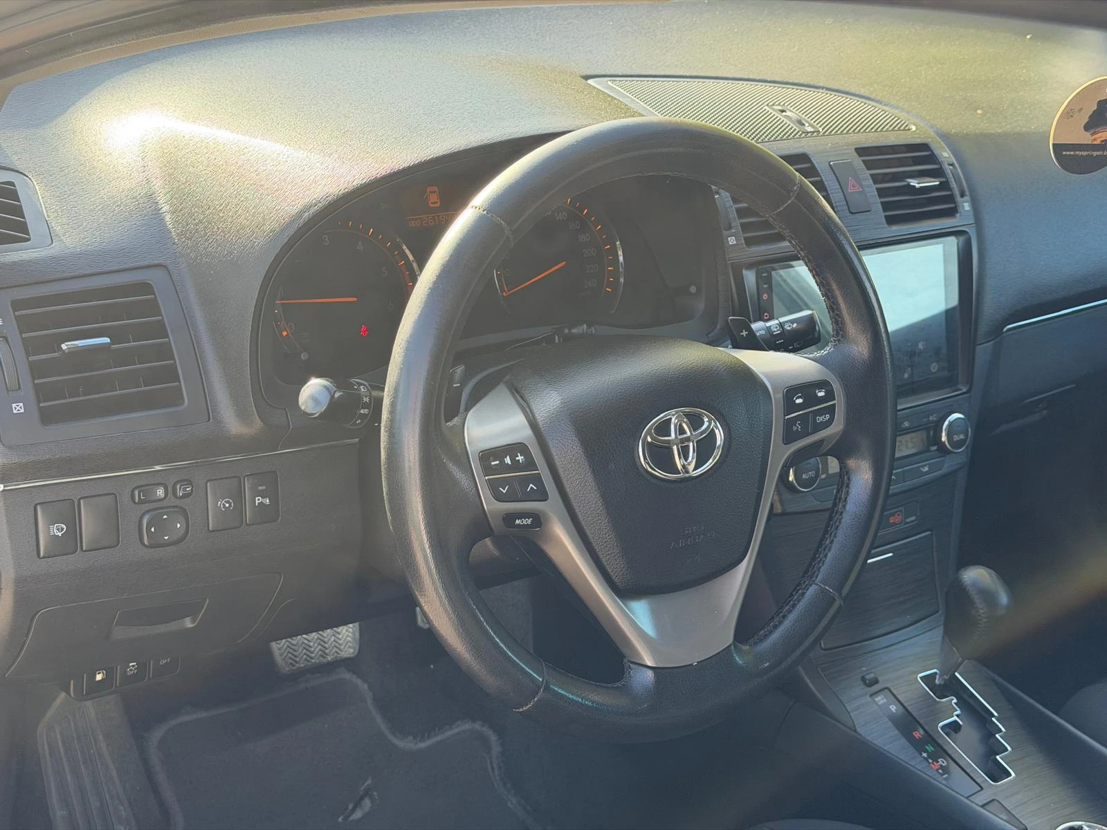 Toyota Avensis AUTOMATIC, снимка 6 - Автомобили и джипове - 56449428