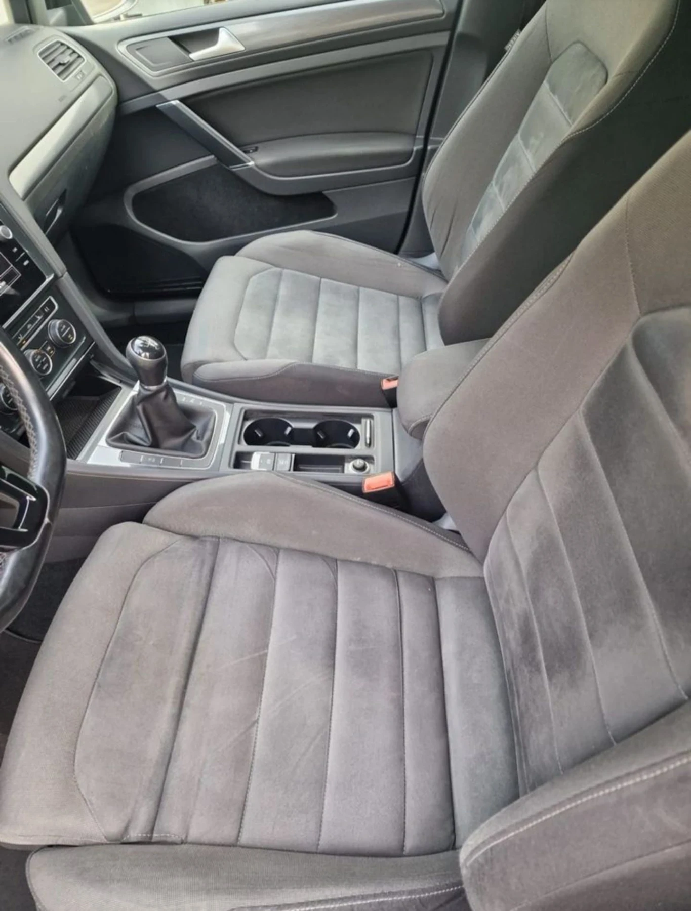 VW Golf Учебен 1.6 116к.с., снимка 9 - Автомобили и джипове - 56522947
