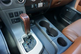 Toyota Sequoia Platinum , снимка 9