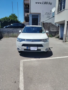 Mitsubishi Outlander 2.0i Phev-4wd /Auto/Navi/Koja/Camera/Xenon/L, снимка 2