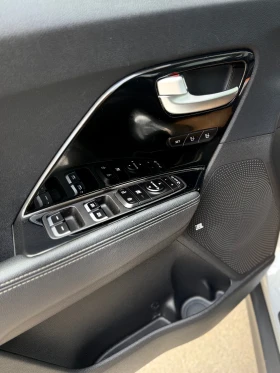 Kia Niro Premium Line 64kW - 14999 € / 29335.49 лв. - 20985934 6
