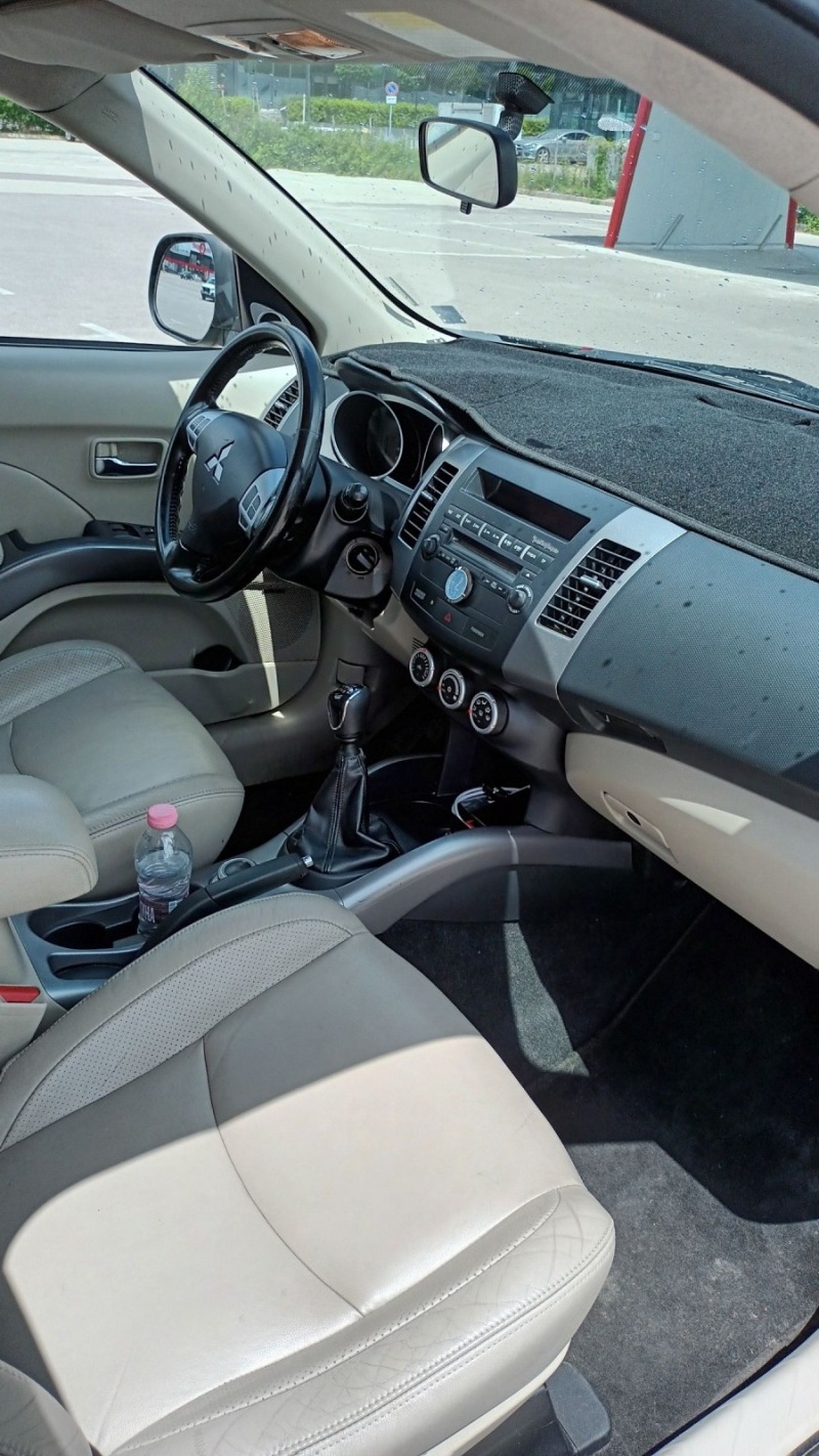 Mitsubishi Outlander 4WD 7-Местна, снимка 6 - Автомобили и джипове - 46233710