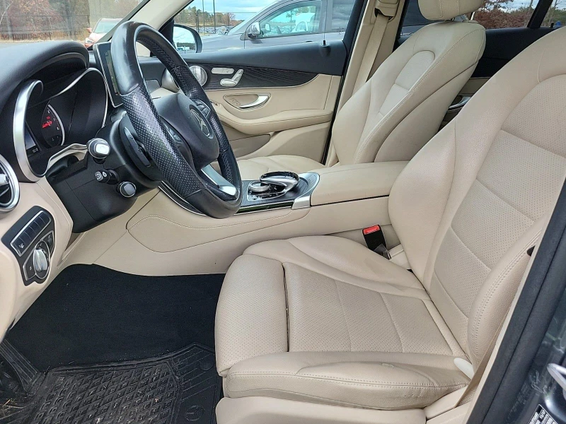 Mercedes-Benz GLC 300 4MATIC/PANO/NAVI/ПОДГРЕВ/KEYLESS, снимка 8 - Автомобили и джипове - 48130802