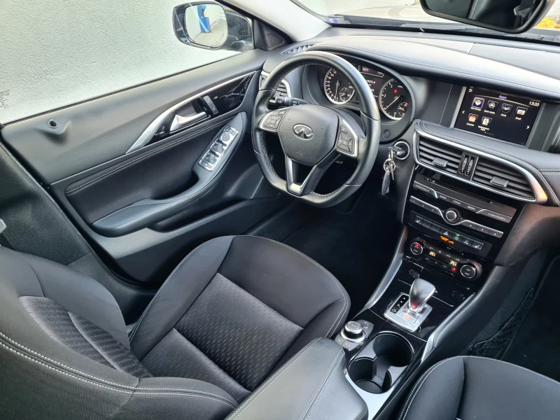 Infiniti Q30 1.5d Euro6b, снимка 13 - Автомобили и джипове - 48704850