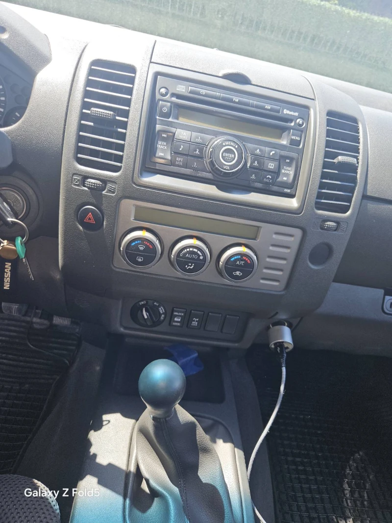 Nissan Navara, снимка 10 - Автомобили и джипове - 52055503