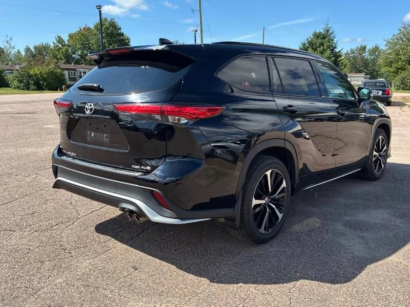 Toyota Highlander * XSE AWD * ДИСТРОНИК * 7 МЕСТЕН * CARFAX, снимка 4 - Автомобили и джипове - 55912695