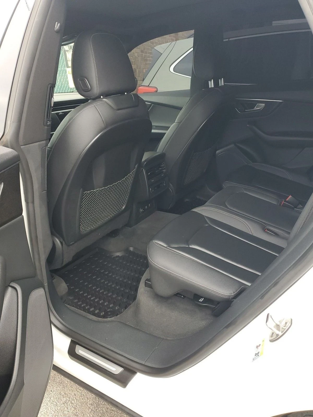 Audi Q8 Пътува към България* PREMIUM + * Подгрев* PANO* Ка - изображение 4