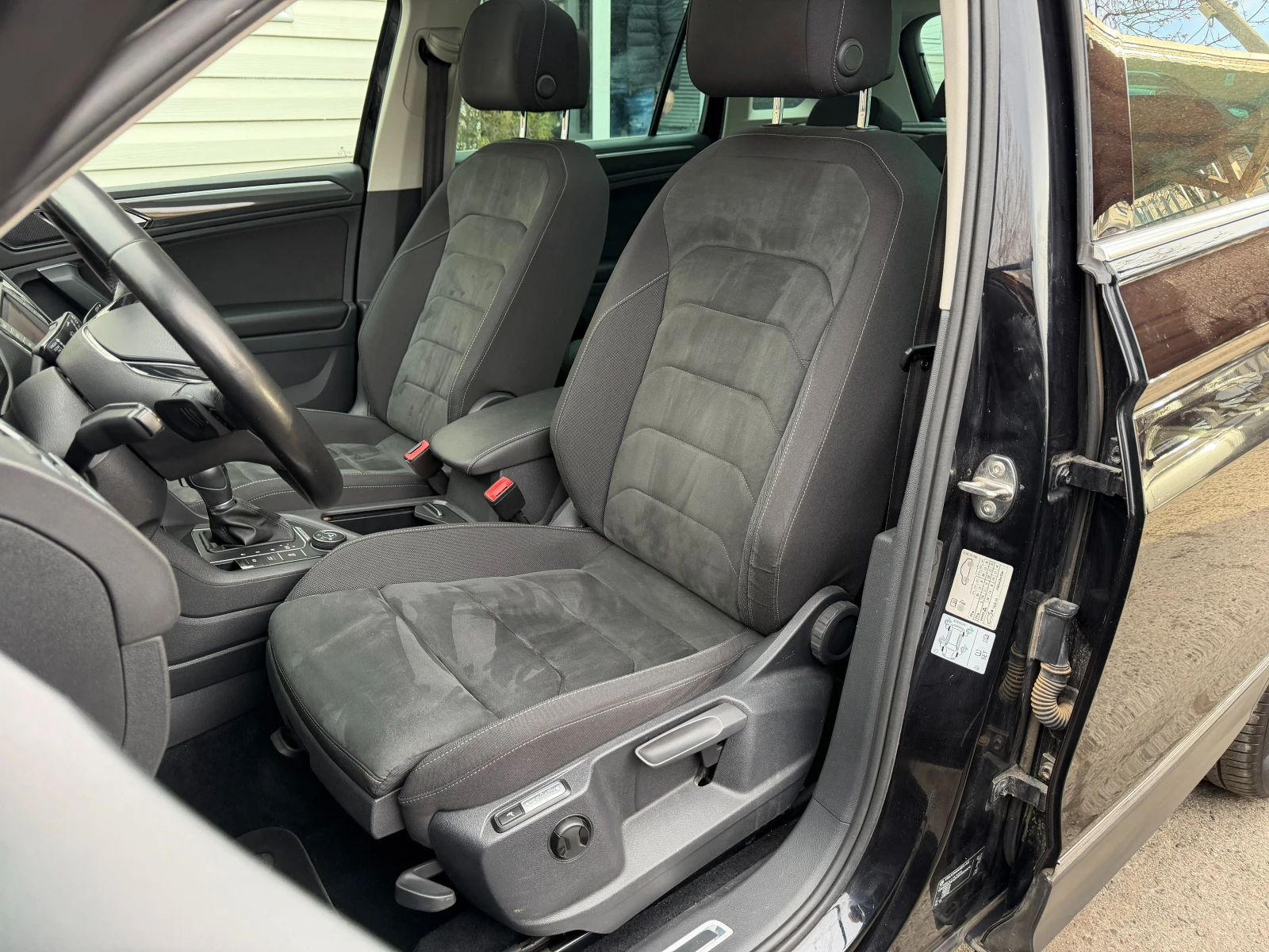 VW Tiguan 2.0TDI* 4x4* СЕРВИЗНА КНИЖКА С ПЪЛНА ИСТОРИЯ В VW - изображение 8