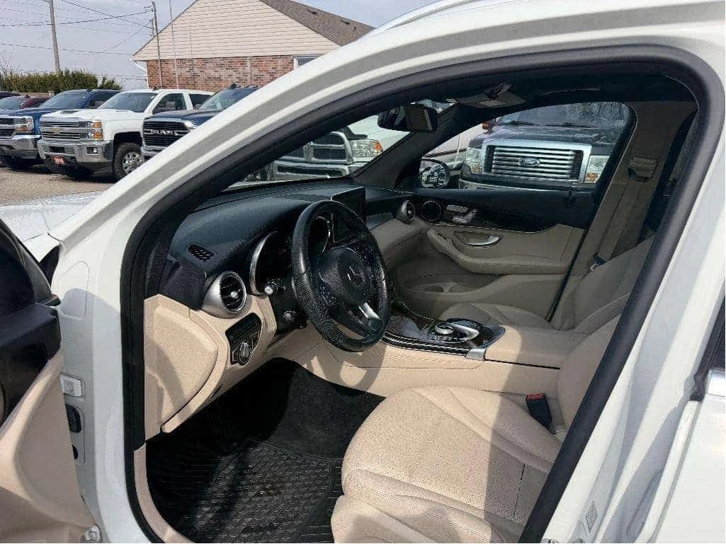 Mercedes-Benz GLC 300 * 300 4M * CARFAX * БЕЗ ПЪРВОНАЧАЛНА ВНОСКА, снимка 15 - Автомобили и джипове - 54544063