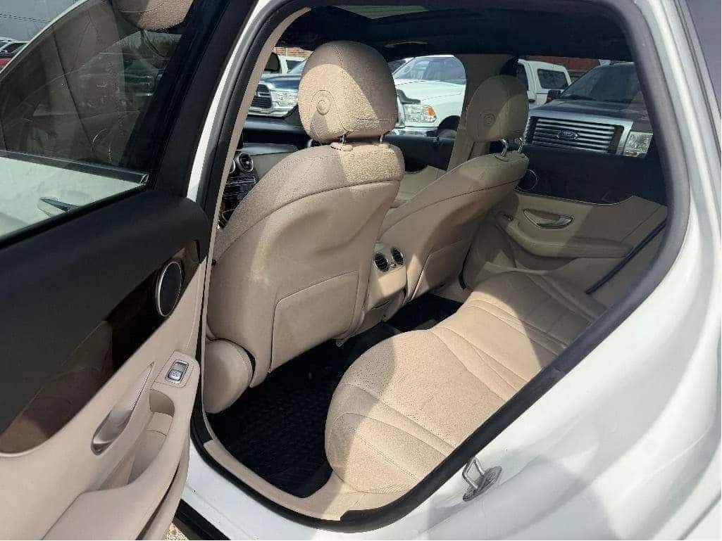 Mercedes-Benz GLC 300 * 300 4M * CARFAX * БЕЗ ПЪРВОНАЧАЛНА ВНОСКА, снимка 14 - Автомобили и джипове - 54544063