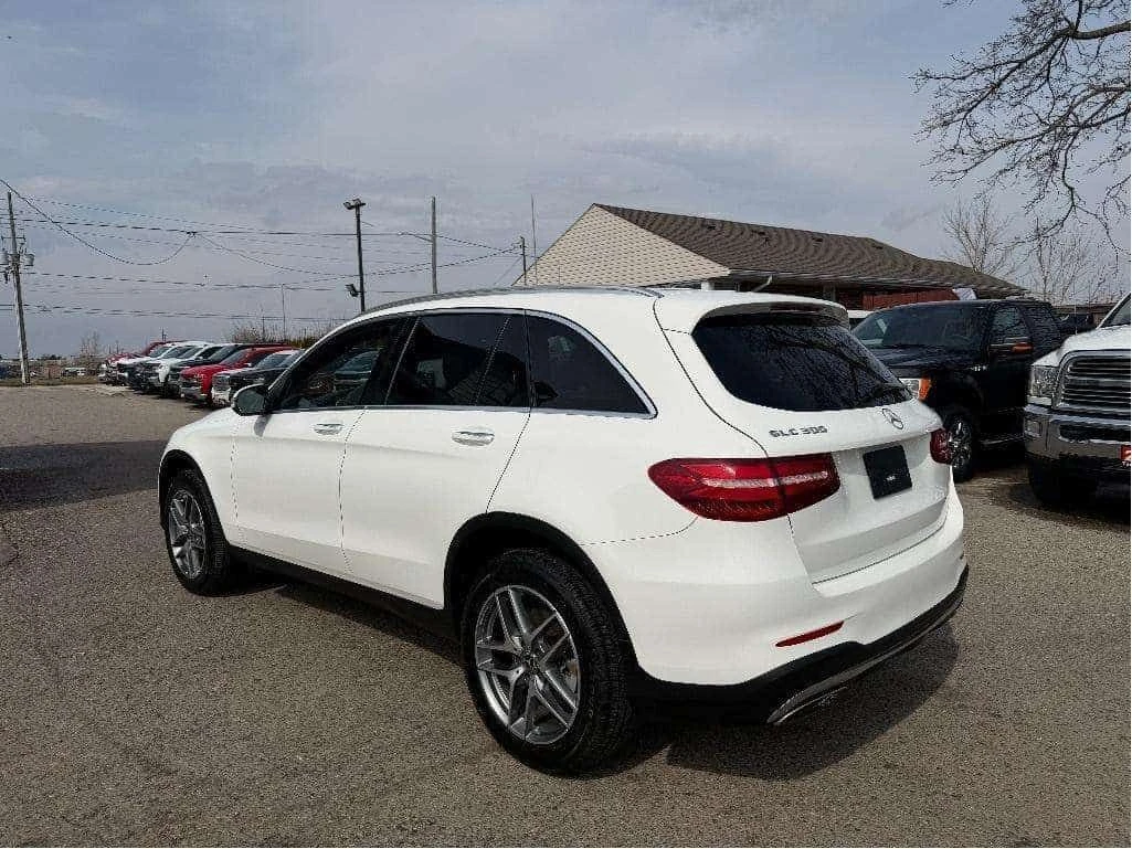 Mercedes-Benz GLC 300 * 300 4M * CARFAX * БЕЗ ПЪРВОНАЧАЛНА ВНОСКА, снимка 4 - Автомобили и джипове - 54544063
