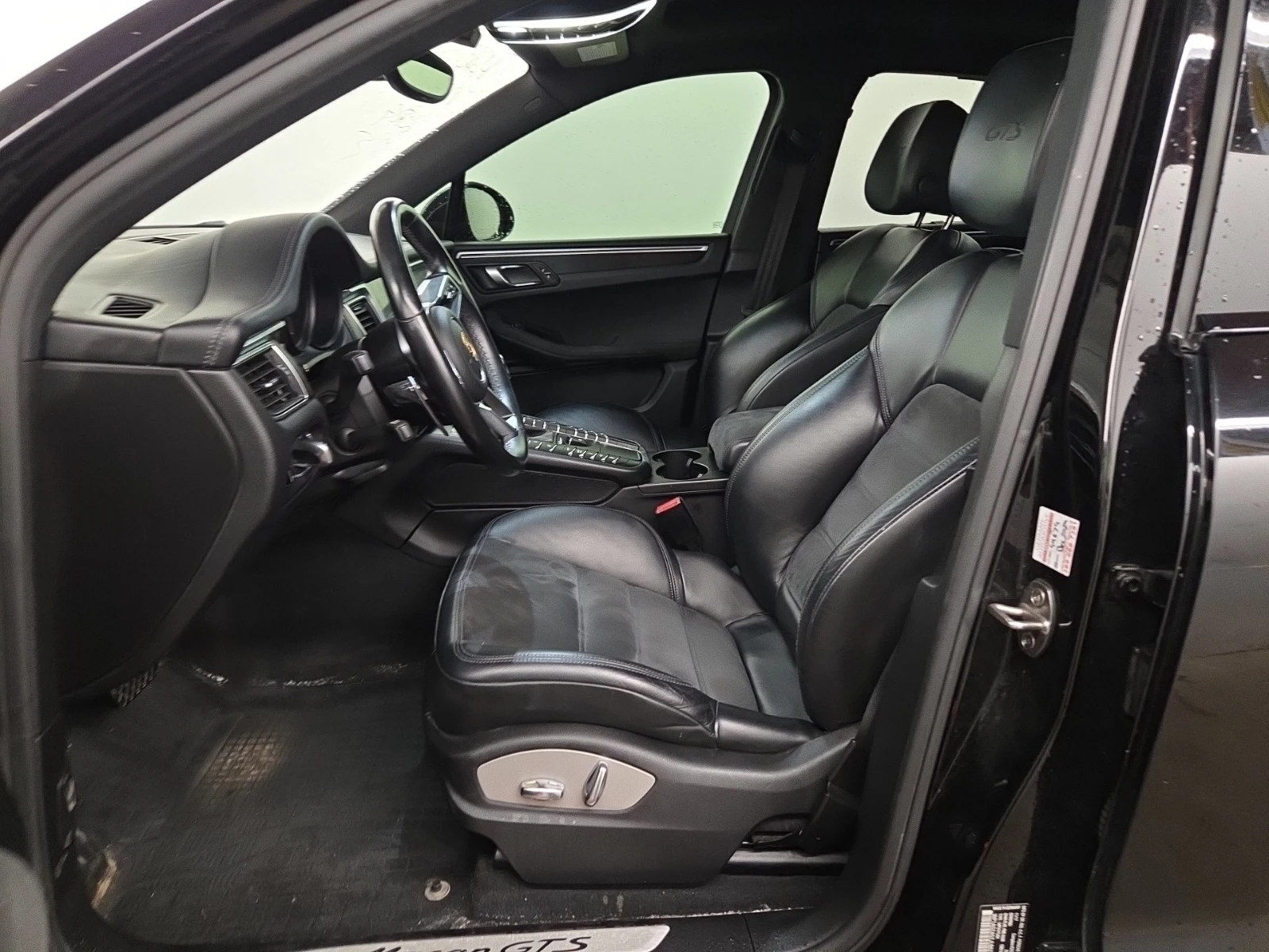 Porsche Macan GTS * * CARFAX * * АВТО КРЕДИТ * * , снимка 6 - Автомобили и джипове - 54813852