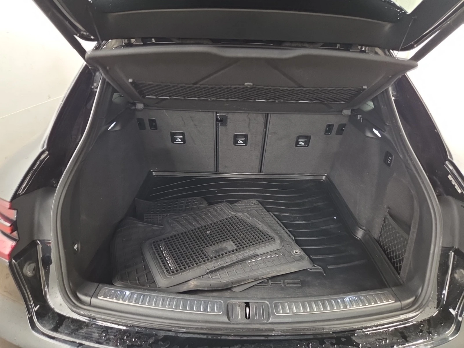 Porsche Macan GTS * * CARFAX * * АВТО КРЕДИТ * * , снимка 12 - Автомобили и джипове - 54813852