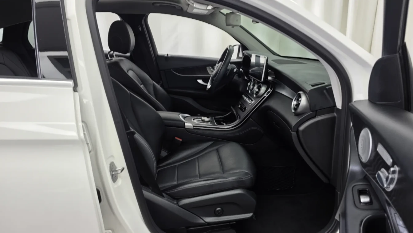 Mercedes-Benz GLC КУПЕ * КАМЕРА * МЪРТВА ТОЧКА * , снимка 13 - Автомобили и джипове - 54837307