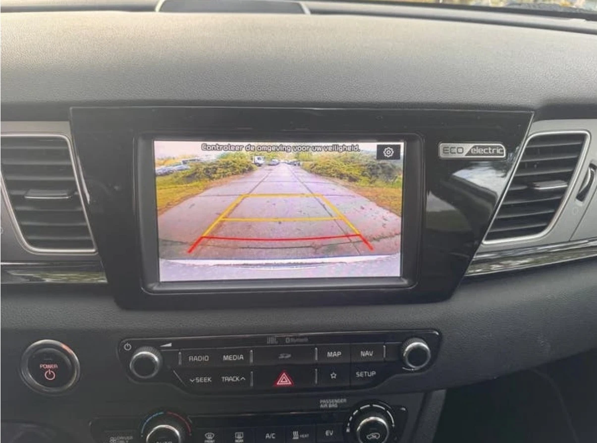 Kia Niro Premium Line 64kW, снимка 9 - Автомобили и джипове - 54924229
