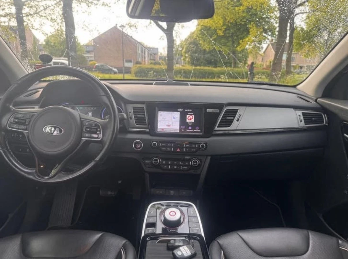 Kia Niro Premium Line 64kW, снимка 7 - Автомобили и джипове - 54924229