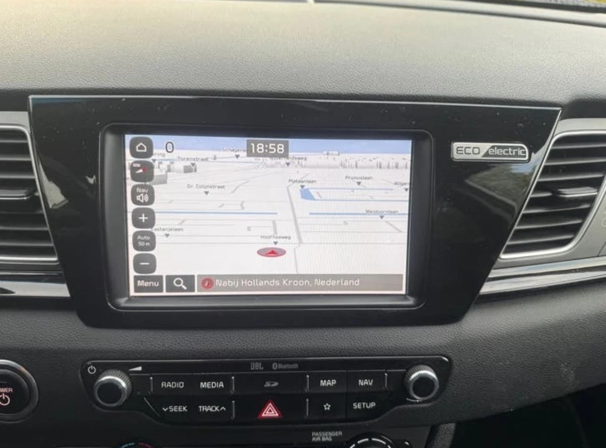 Kia Niro Premium Line 64kW, снимка 10 - Автомобили и джипове - 54924229