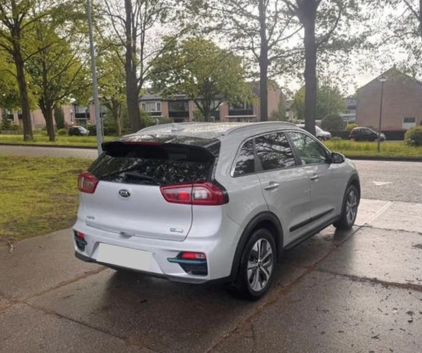 Kia Niro Premium Line 64kW, снимка 3 - Автомобили и джипове - 54924229