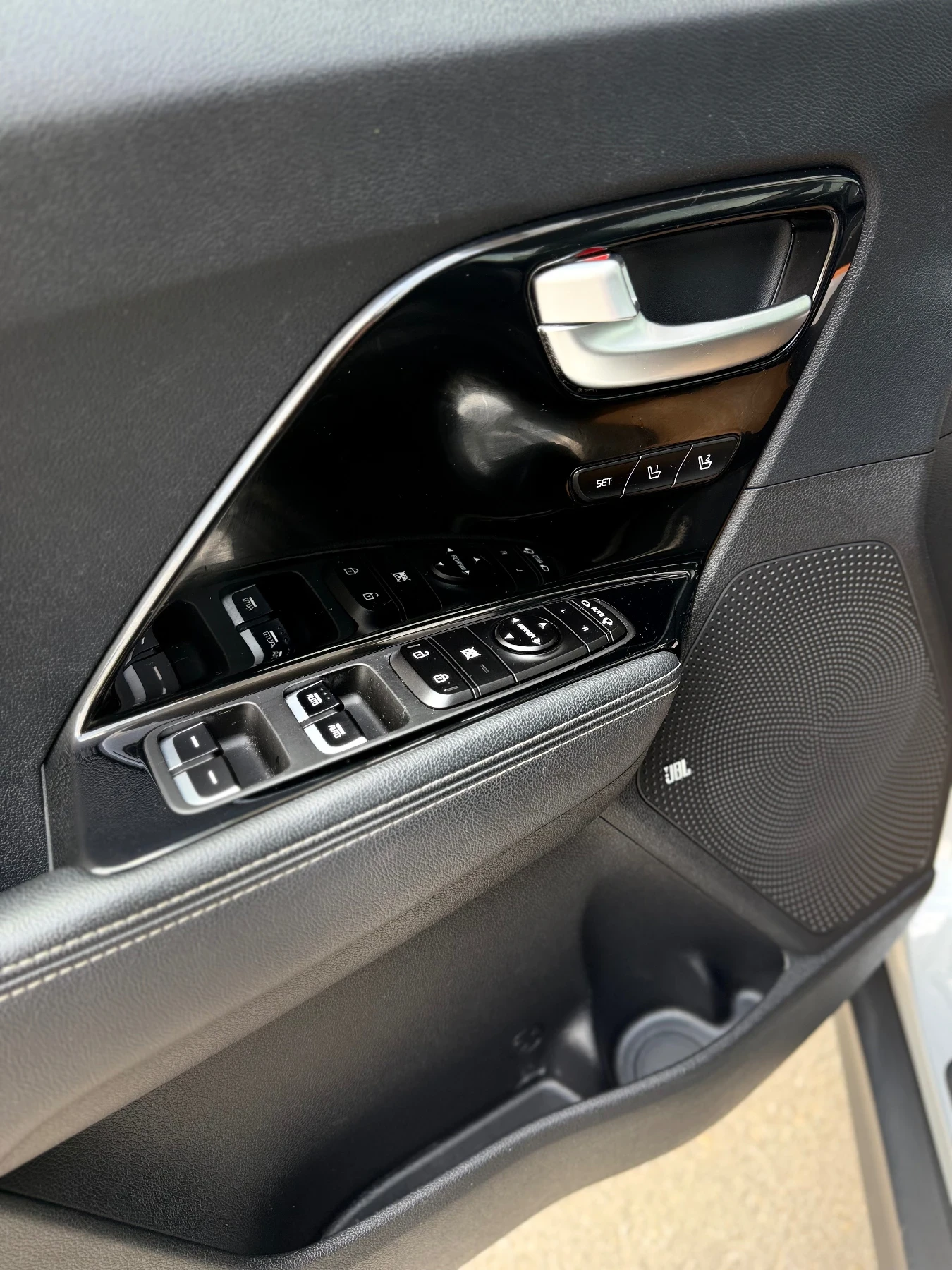 Kia Niro Premium Line 64kW, снимка 6 - Автомобили и джипове - 54924229