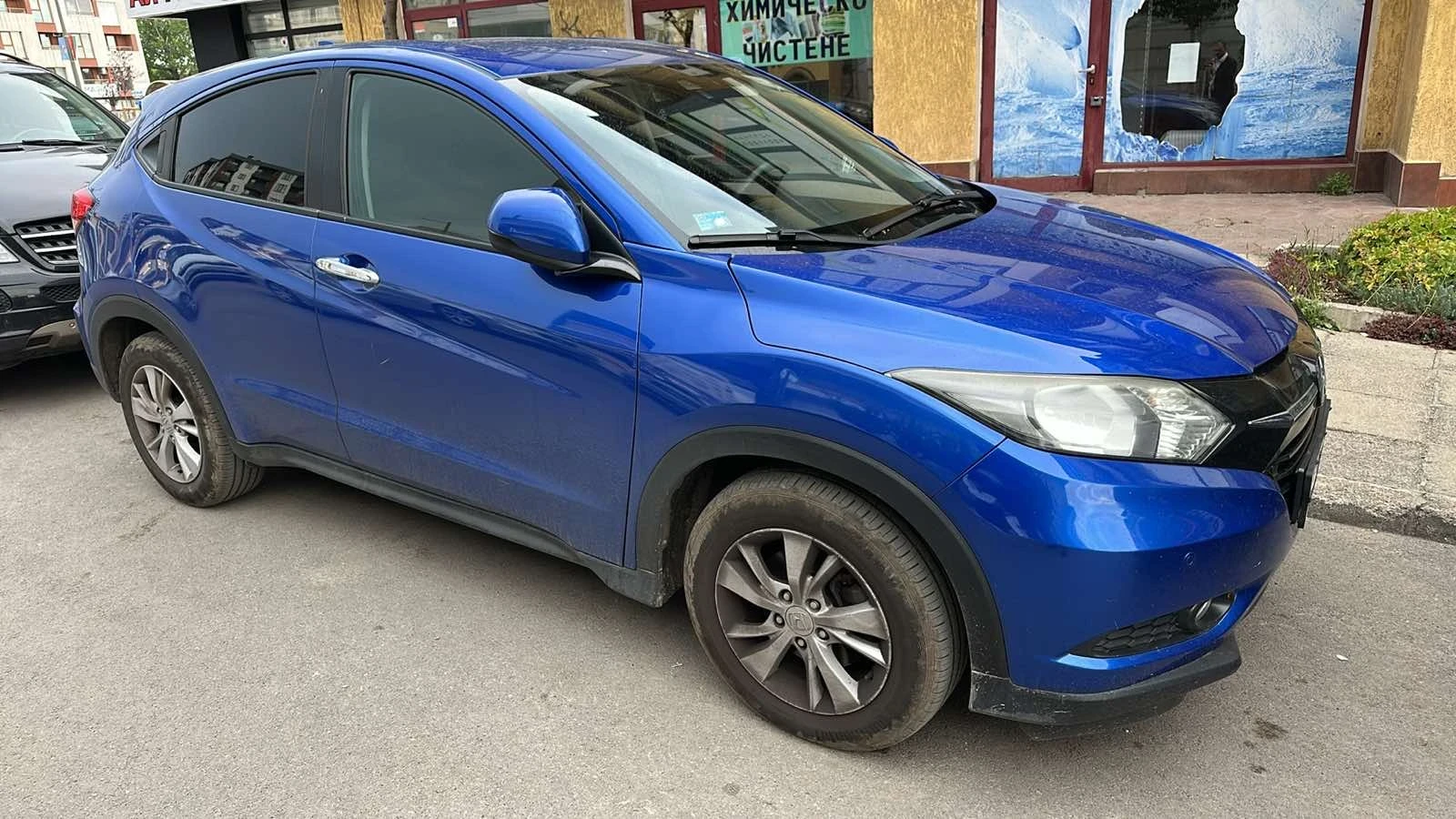 Honda Hr-v, снимка 2 - Автомобили и джипове - 54936477