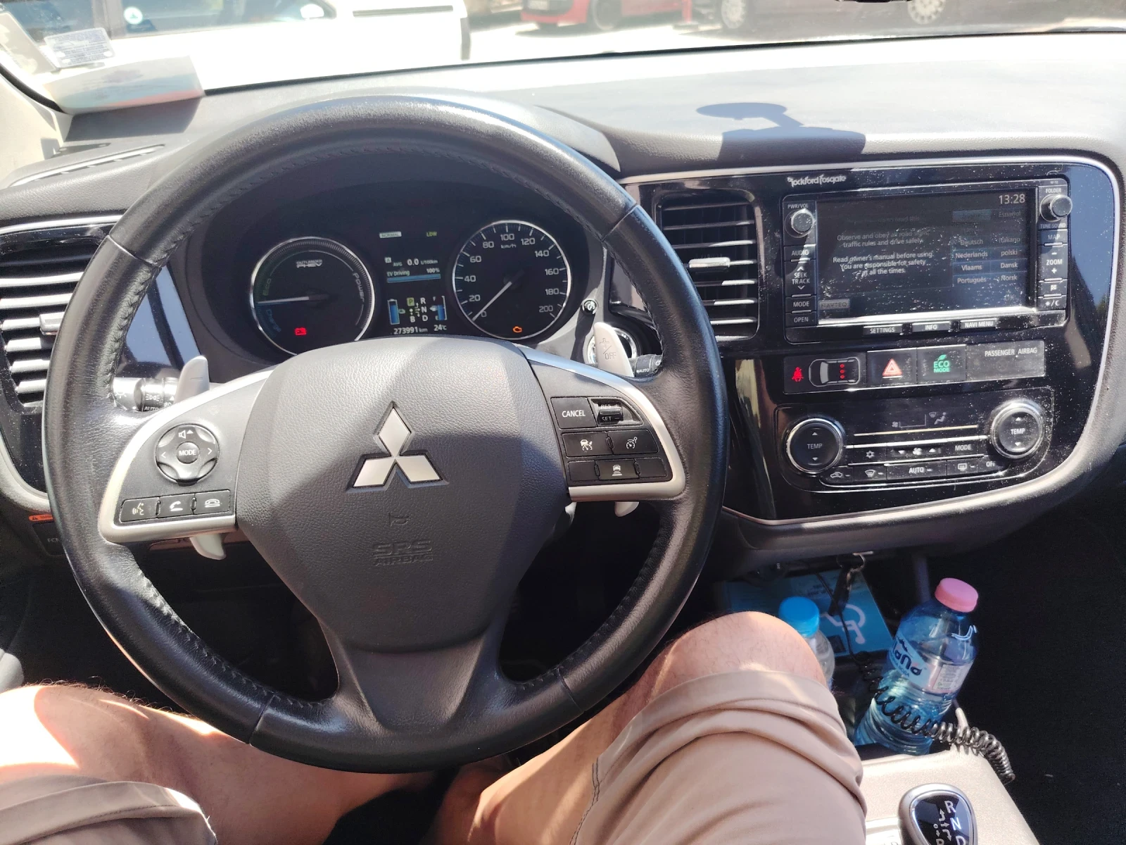Mitsubishi Outlander 2.0i Phev-4wd /Auto/Navi/Koja/Camera/Xenon/L, снимка 10 - Автомобили и джипове - 55087853