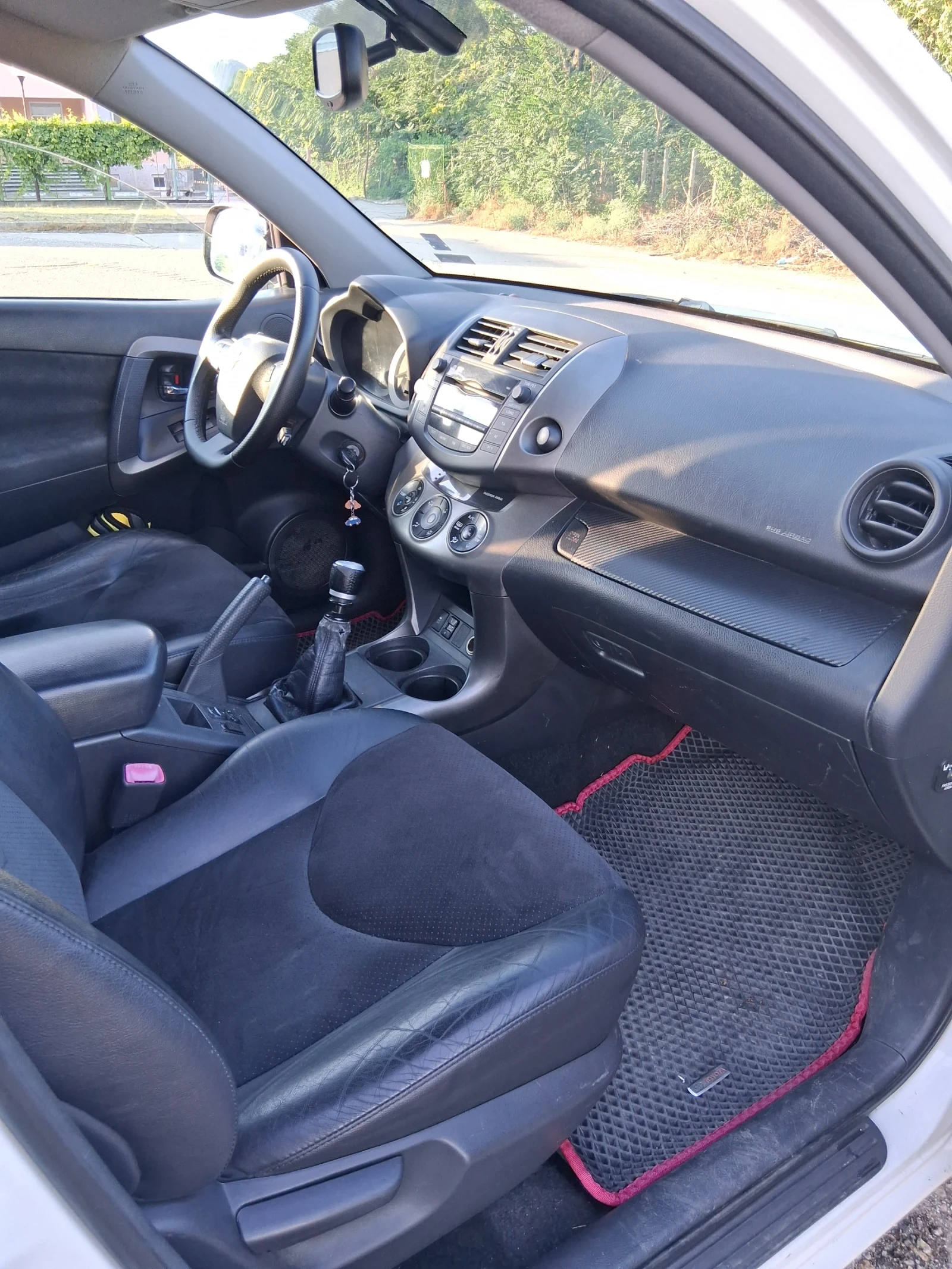 Toyota Rav4 2.2 D-4D 4x4, 150 �.�., 6-�������� ����� ��������� | Mobile.bg � ����������� 6